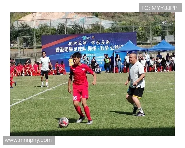 《赛博朋克2077》震撼新截图 基努里维斯背影爆帅